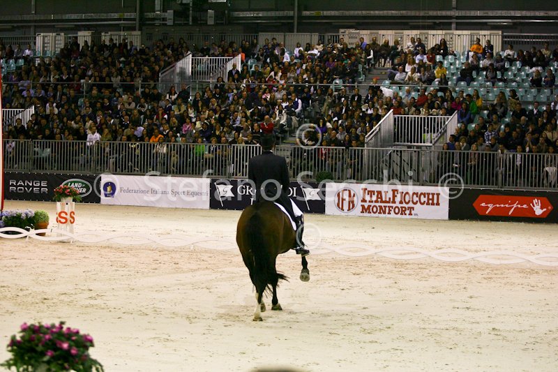 LAUGKS_MEGGLE\'S WELTTALL_MILANO_2011_SS2_3051.jpg